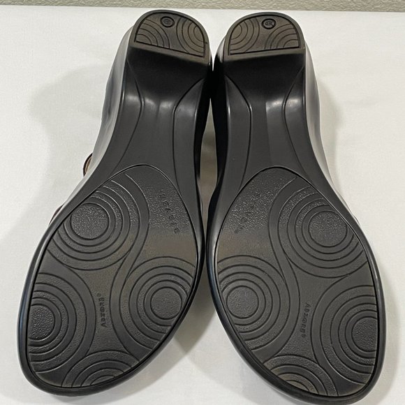 ARAVON "Maura" T-Strap Genuine Leather Pump, Wine - 6.5 B - Picture 10 of 12